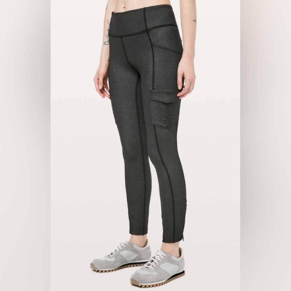 Lululemon Women's Black High-Waisted Leggings, Size 4,Euc
